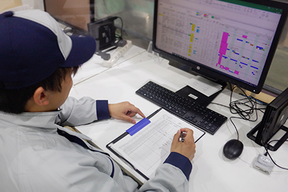 これまで手書きの作業日報では記入や別途システムへの手入力が手間だった